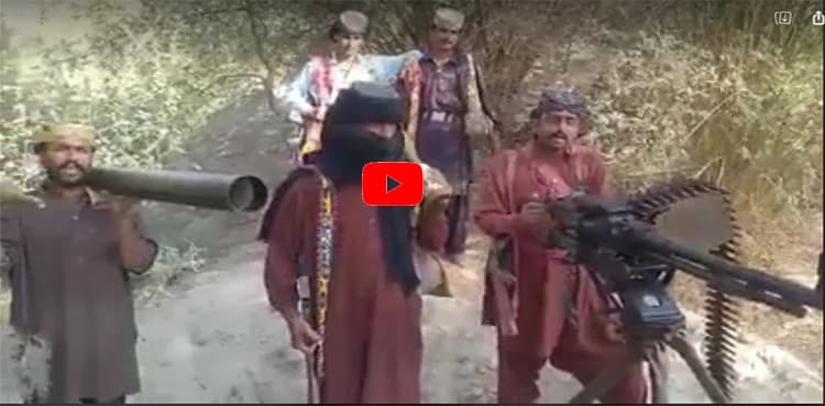 WATCH: Dacoits threatening Ghotki police, video goes viral
