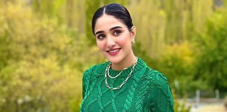 Aiza Awan looks stunning in viral pictures