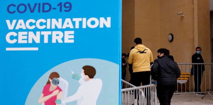 World nations try to balance Omicron restrictions while keeping economies open