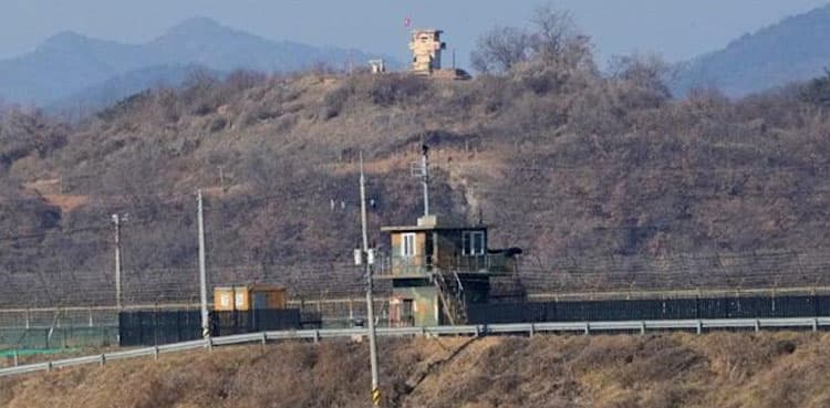 North Korea sends troops to rebuild border guard posts: Seoul