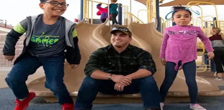 Las Vegas: Kind hearted cop adopts 5 children