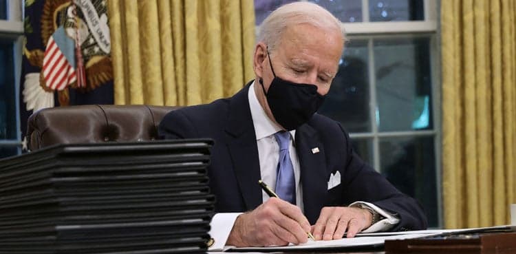Biden unveils pact with internet companies to reduce prices