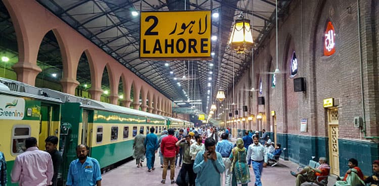 Pakistan Railways ends discounted fares