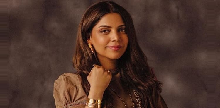 Shameless: Hadiqa Kiani trashes Indian renditions of 'Boohey Barian'