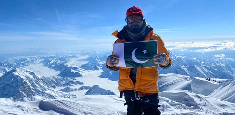 Pakistani mountaineer Asad Ali Memon summits highest peak in North America