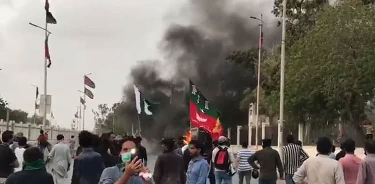 PTI ends sit-in at Numaish Chowrangi