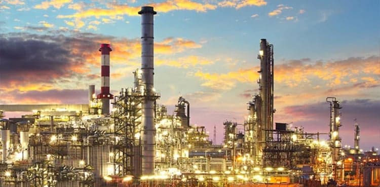 China tells oil refiners to suspend exports: Bloomberg report