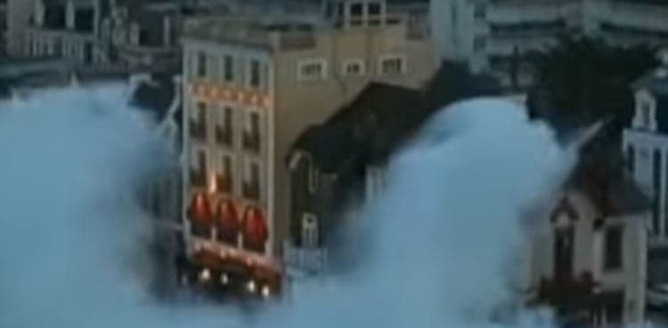 Scary wave touches top of buildings, video goes viral