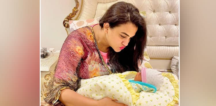 Kiran Tabeir writes sweet note for daughter Izzah
