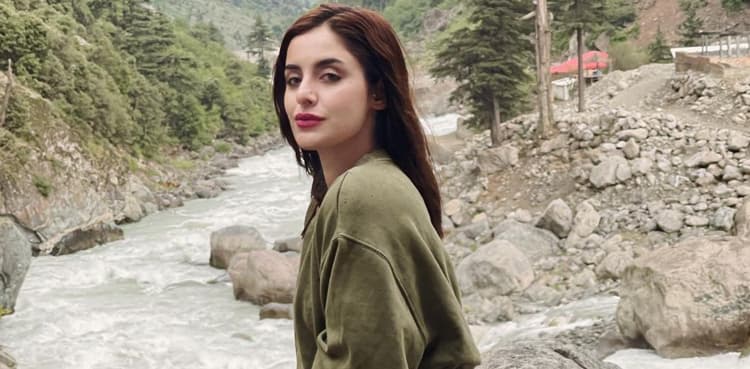 Nida Khan enthralls social media with latest pictures