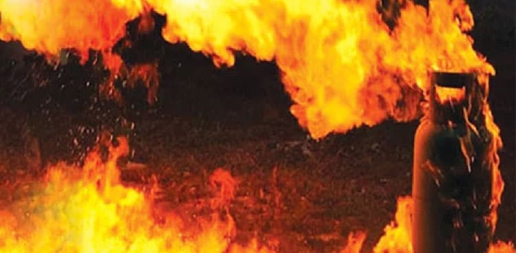 Karachi: Two women dead, 13 injured in gas cylinder explosion