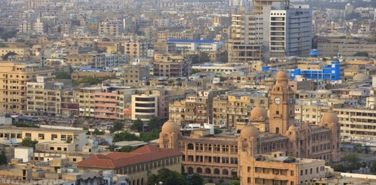 Seabreeze returns to Karachi after days of sizzling hot weather