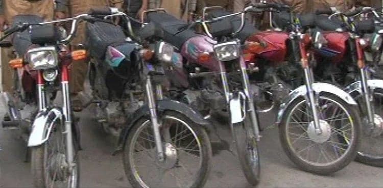 Police arrest five members of bike lifting gang in Karachi