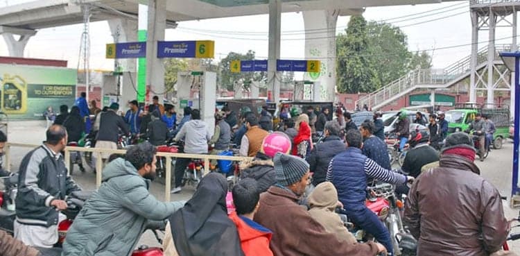 Govt rubbishes rumours of petrol, diesel shortage in Pakistan