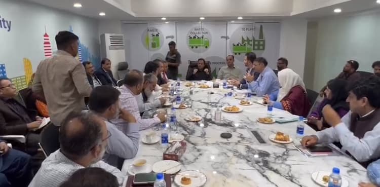 JI, PTI chairmen attend Karachi Mayor-led session for Eid arrangements
