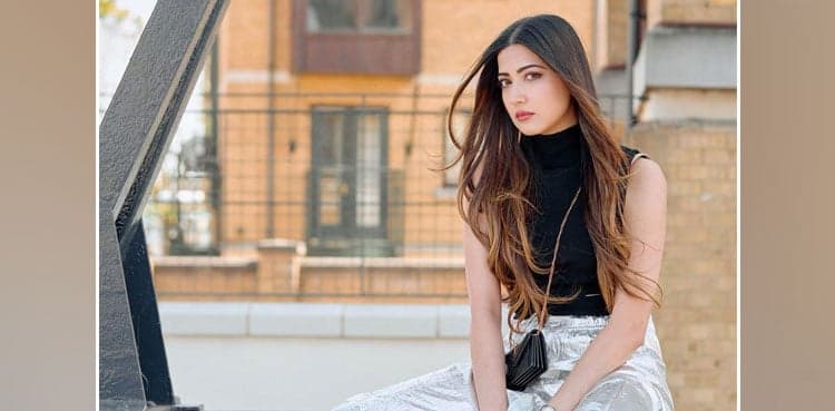 Aymen Saleem shares stunning pictures of London trip