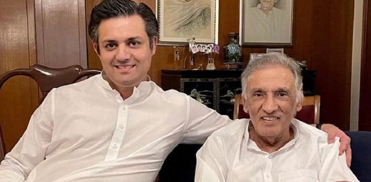 Hammad Azhar's father returns home