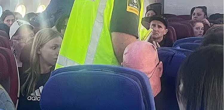 Passengers recount LATAM Boeing 787 incident
