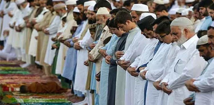 Pakistan celebrates Eidul Fitr with religious fervour