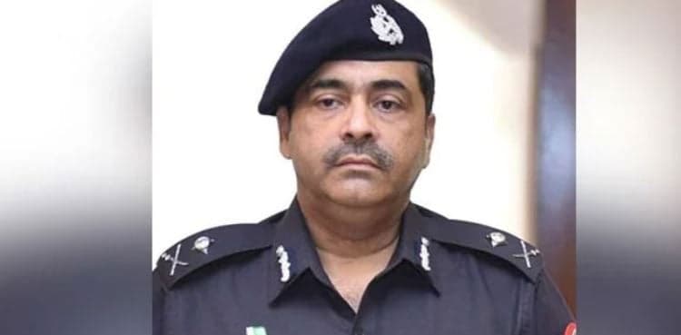 Rising street crimes: Govt decides to replace Karachi police chief