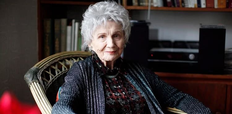 Nobel-winning author Alice Munro dies at 92