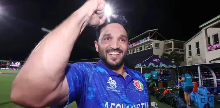 Gulbadin Naib reacts to Ashwin's red card tweet over ‘faking injury’