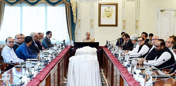 After Balochistan, PM vows to work for solarisation of tube wells in other provinces