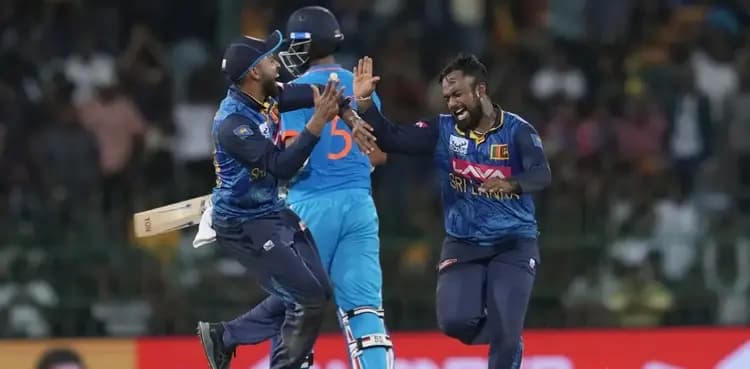 Sri Lanka beat India by 32 runs in second ODI