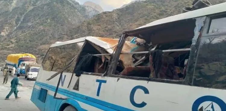 Three lost life after passenger bus ‘crushed’ in Kohistan landslide