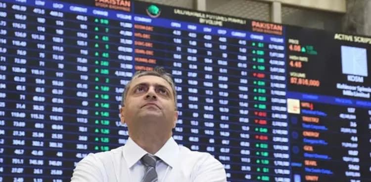 PSX continues bullish run, KSE-100 closes above 92,000