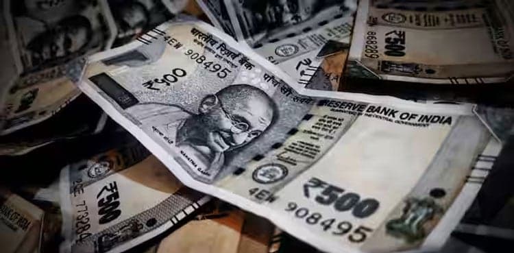 India rupee drops for 7th straight year in 2024