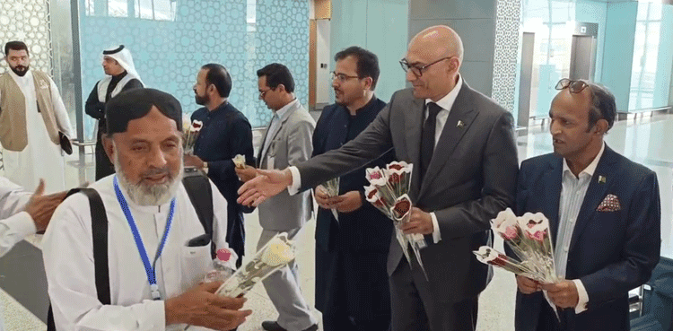 Hajj 2025: Pakistani pilgrims get warm welcome upon arrival in Madinah