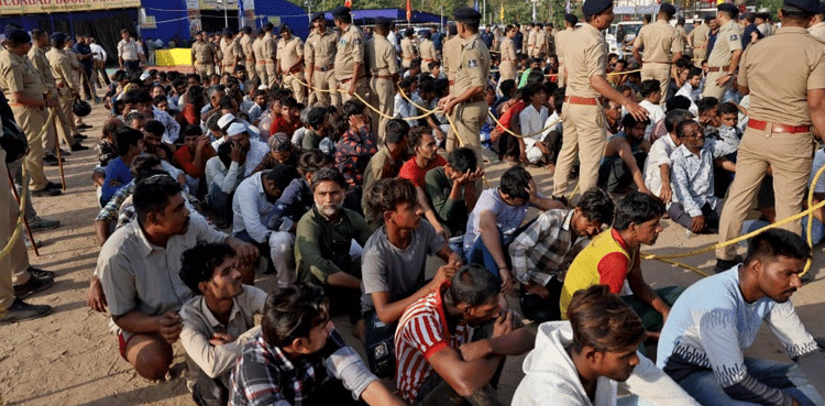 India detains and deports 5,000 Bangladeshis