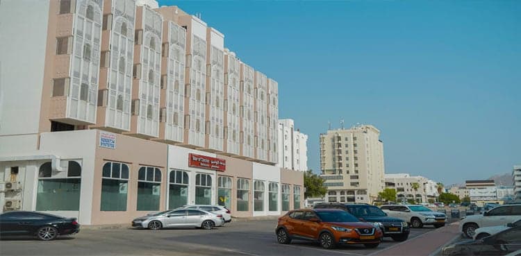 Oman cancels over 35,000 commercial registrations