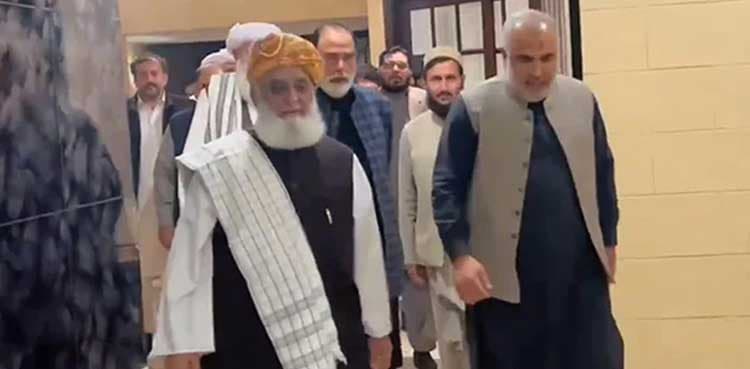 JUI-F to launch public campaign against KP govt's 'corruption'