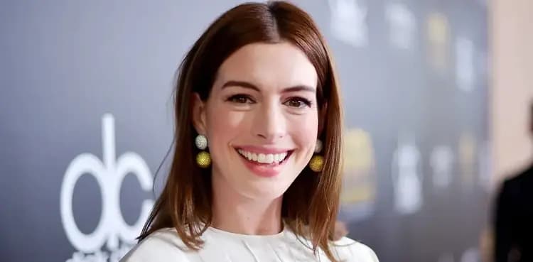 Anne Hathaway drops first look from ‘The Devil Wears Prada 2’