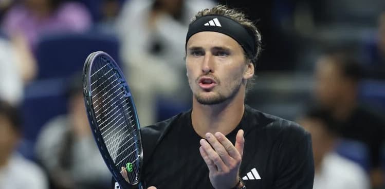Zverev powers into French Open semis