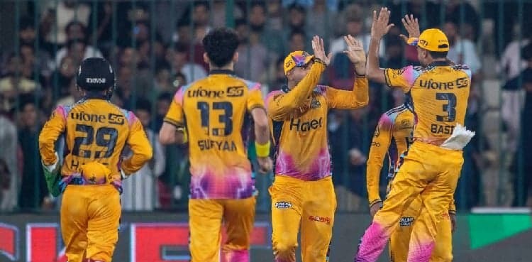 Babar leads in-form Peshawar Zalmi into PSL 11 final