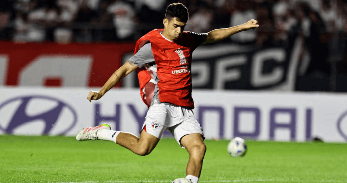 Brazilian Oscar retires at 34 with cardiac issues