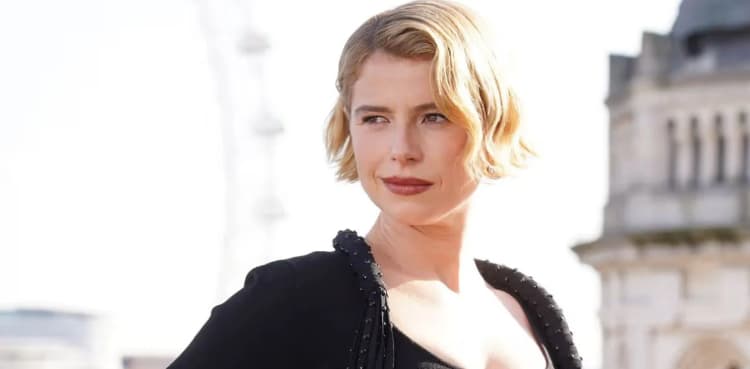 Jessie Buckley as James Bond: April Fool or real?