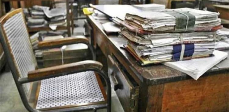 Civil servants prohibited from taking part in political affairs in Pakistan