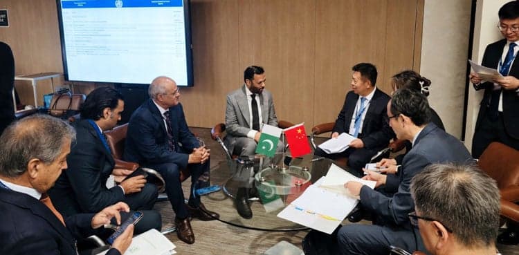 Pakistan, China health ministers discuss joint vaccine production programme