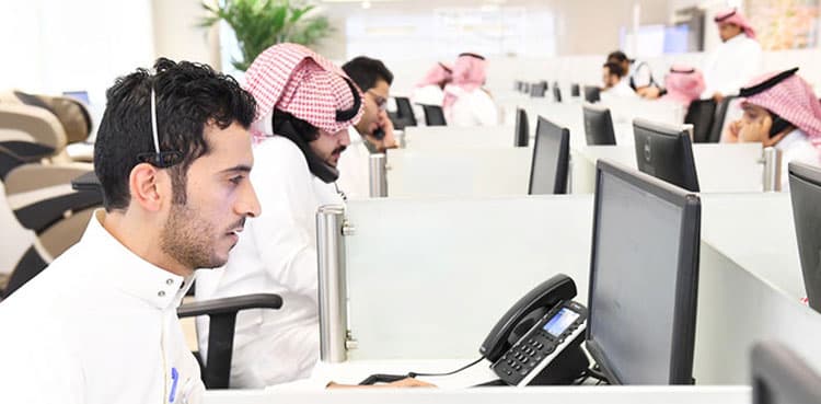 Saudi employees barred from holding more than seven jobs in one year