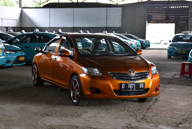 Indonesia two-faced car