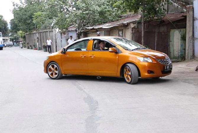 Indonesia two-faced car