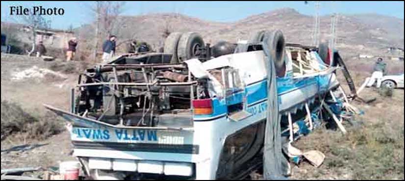 bus accident, bela, eight dead