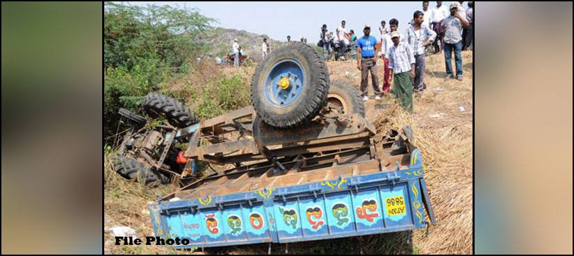 D.G. Khan, tractor trolley mishap, search ongoing