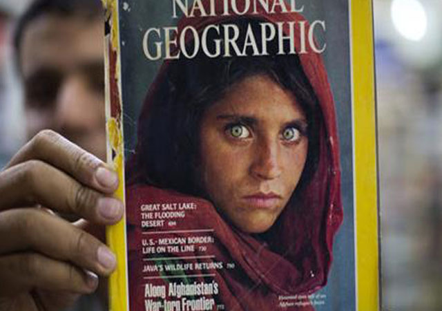 Sharbat Gula Italy Takes In Green Eyed Afghan Girl 