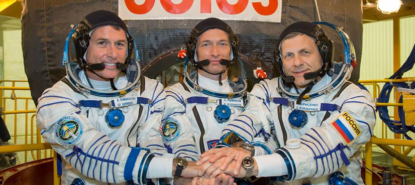 Two Russians, One American Blast Off To ISS - ARY NEWS