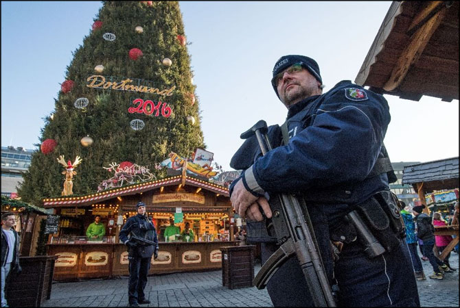 Germany Releases Pakistani Held Over Berlin Attack - Ary News